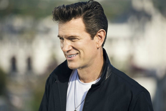 Chris Isaak Tickets